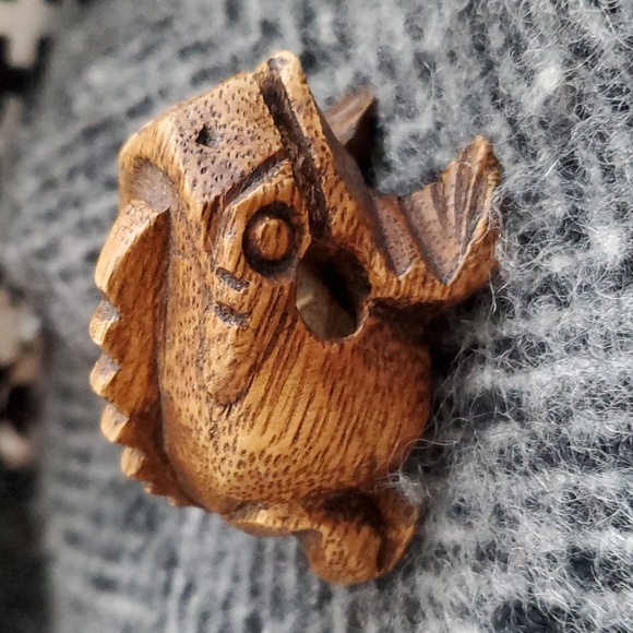 Hand Carved Wooden Brown Croaking Frog Guiro Musical Percussion Toy Figu… - Picture 3 of 6